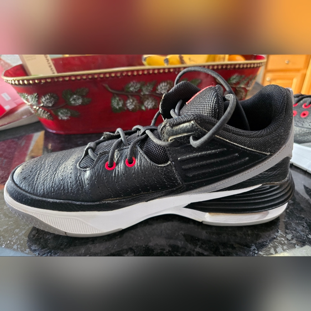 Jordan Max Aura 5 (Black/White/Grey mens 10.5 - Picture 3 of 11